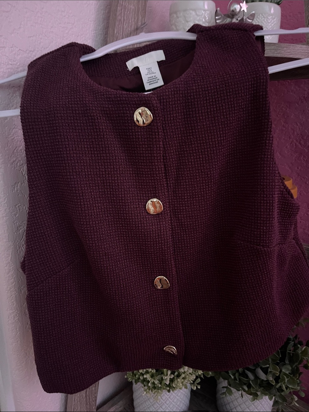 H&M Burgundy Knit Cropped Button Vest - Picture 3 of 5